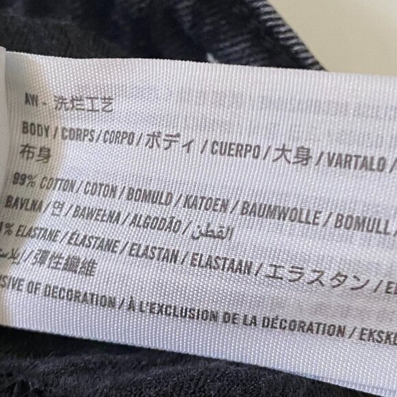 Abercrombie & Fitch The Ankle Straight Ultra High Rise Black Jeans Size 26/ 2R - Picture 3 of 6